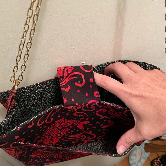 Handmade Red and Black Koi fish print bag - Picture 5 of 9